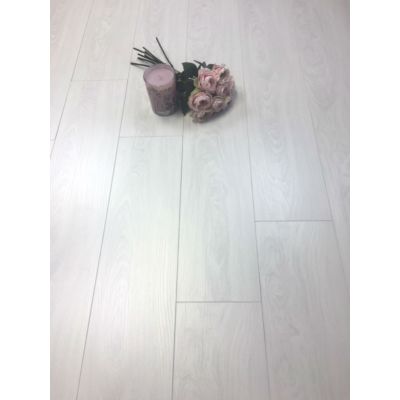 Chalk Oak Laminate 8mm *27y2 / 22.5m2 END LOT CLEARANCE*
