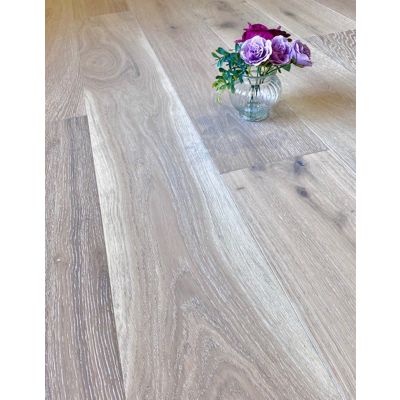 Frosty Oak Plank 190mm *31.6y2 / 26.33m2 END LOT CLEARANCE*