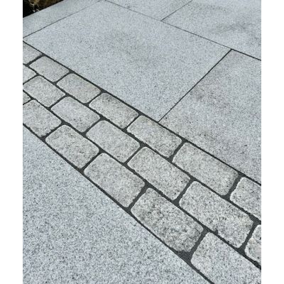 Silver Granite Tumbled Cobbles 20x10cmx5cm